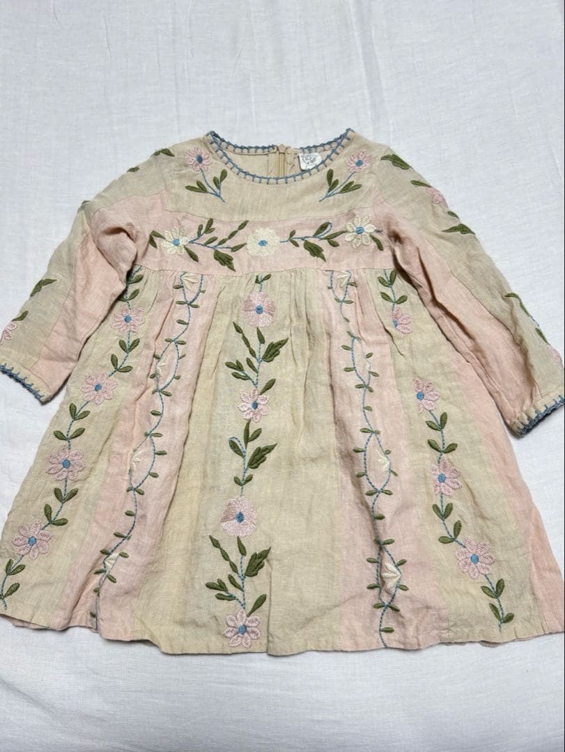 apolina ワンピース　花柄刺繍3-5y