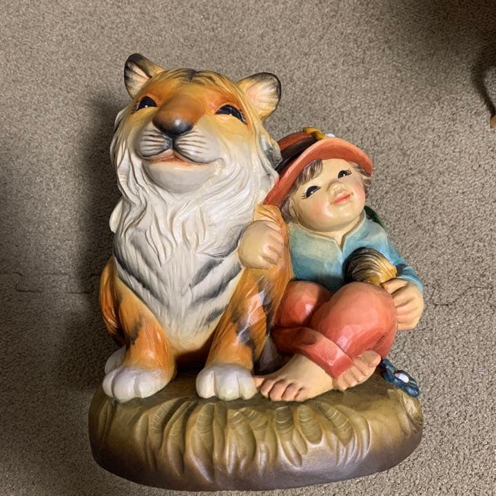 アンリ　ANRI トラ、少女　置物