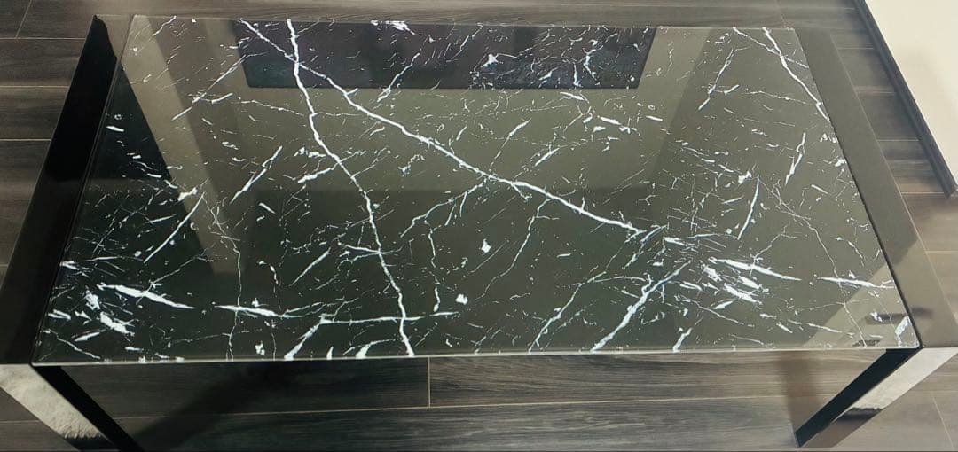黒と白の大理石模様センターテーブル