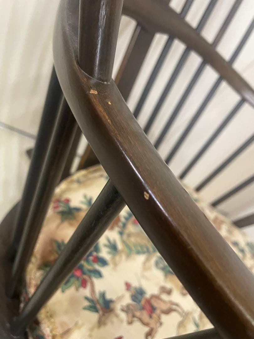 ルッキングチェアー　ERCOL