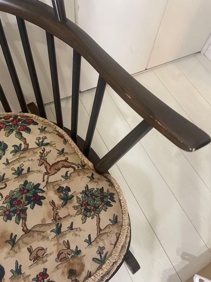 ルッキングチェアー　ERCOL