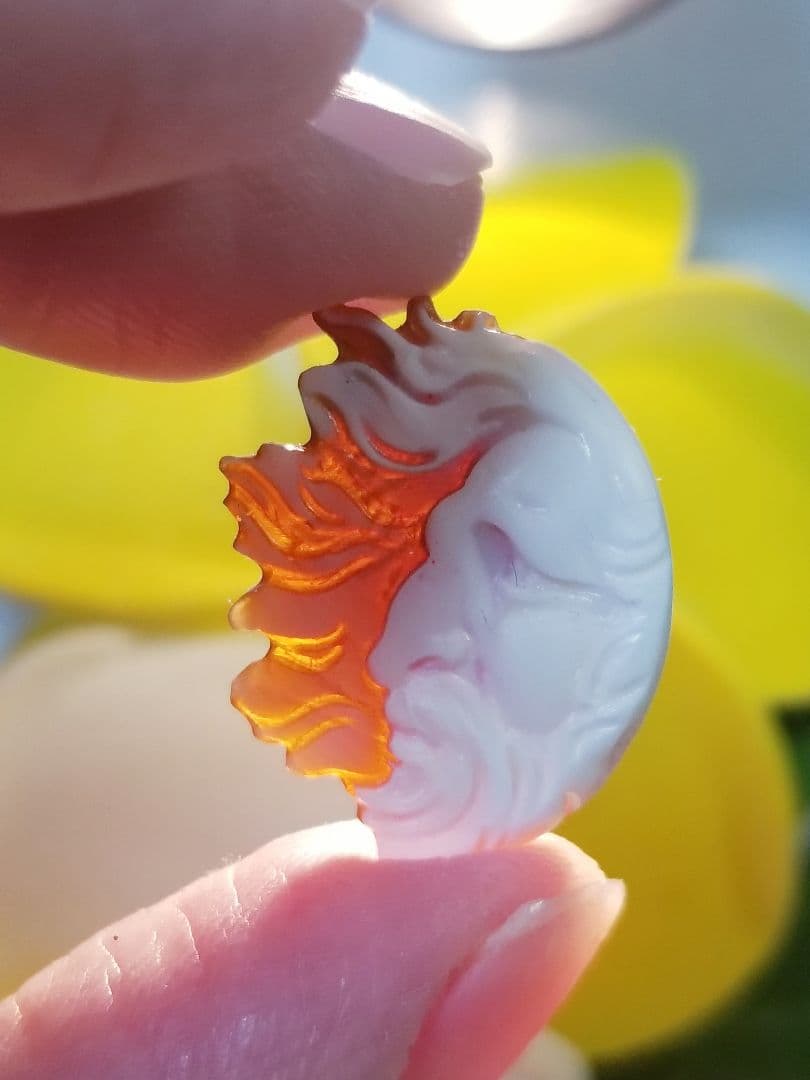 KS-137 【ジェンナロ・ガロファロ】作　天然シェルカメオルース