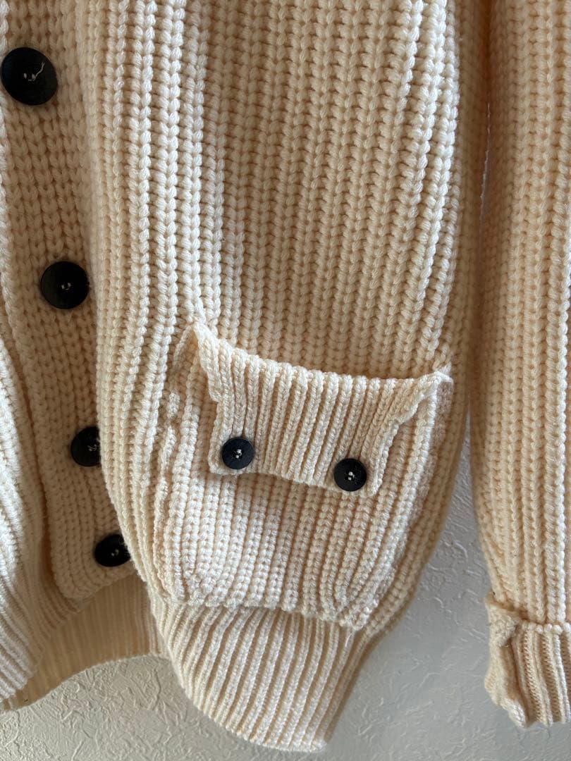 バーニーズニューヨーク　イタリア製カーディガン