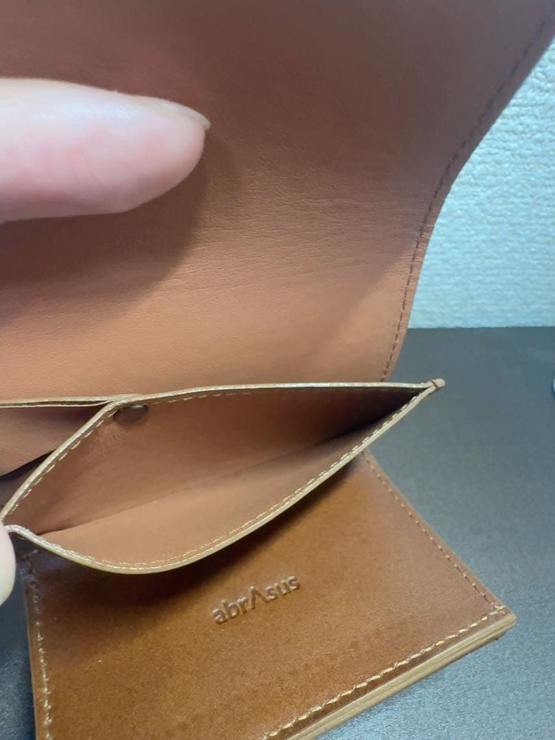 【abrAsus】小さい財布　ブッテーロレザー　キャメル　三つ折り財布