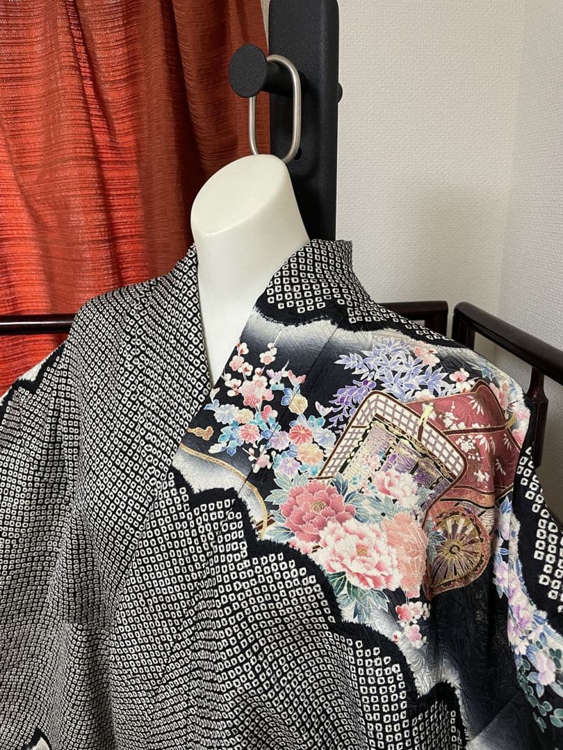 し*ん様 最終値下げ‼️早い者勝ち‼️【美品】振袖 正絹 絞り 花柄　御所車　成