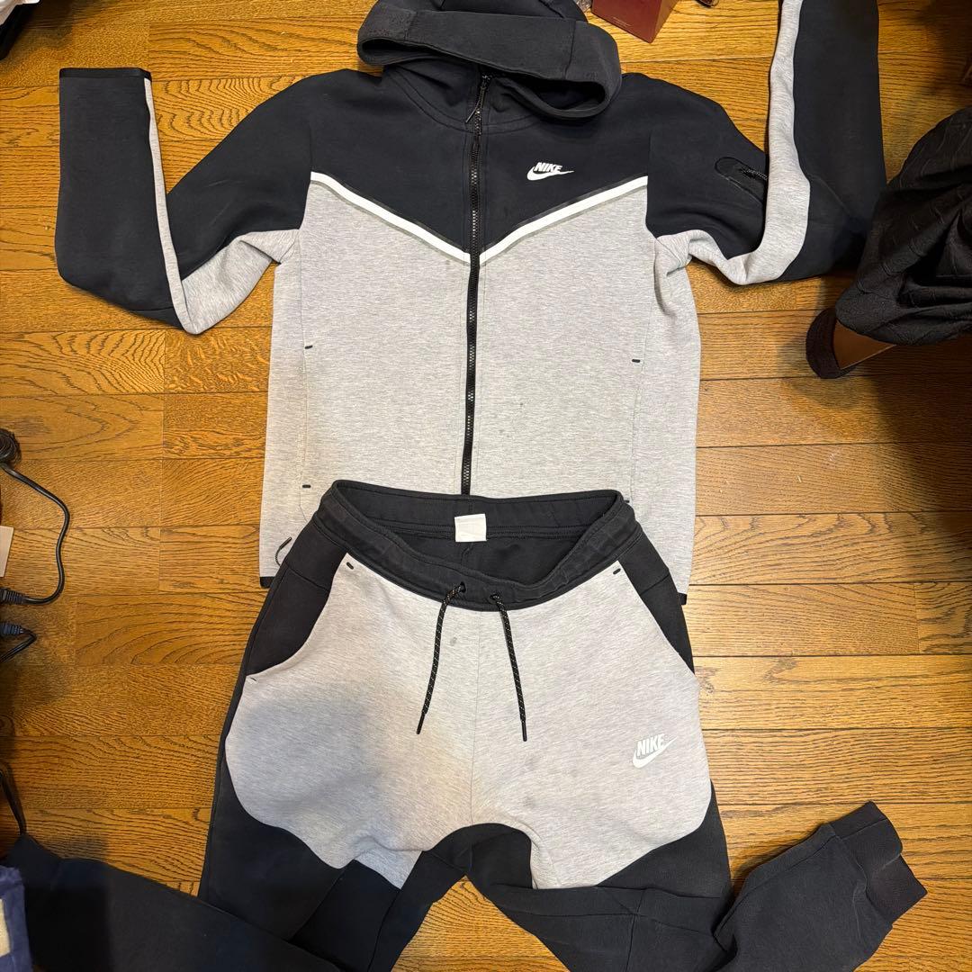 NIKEテックフリース　ブラックグレー