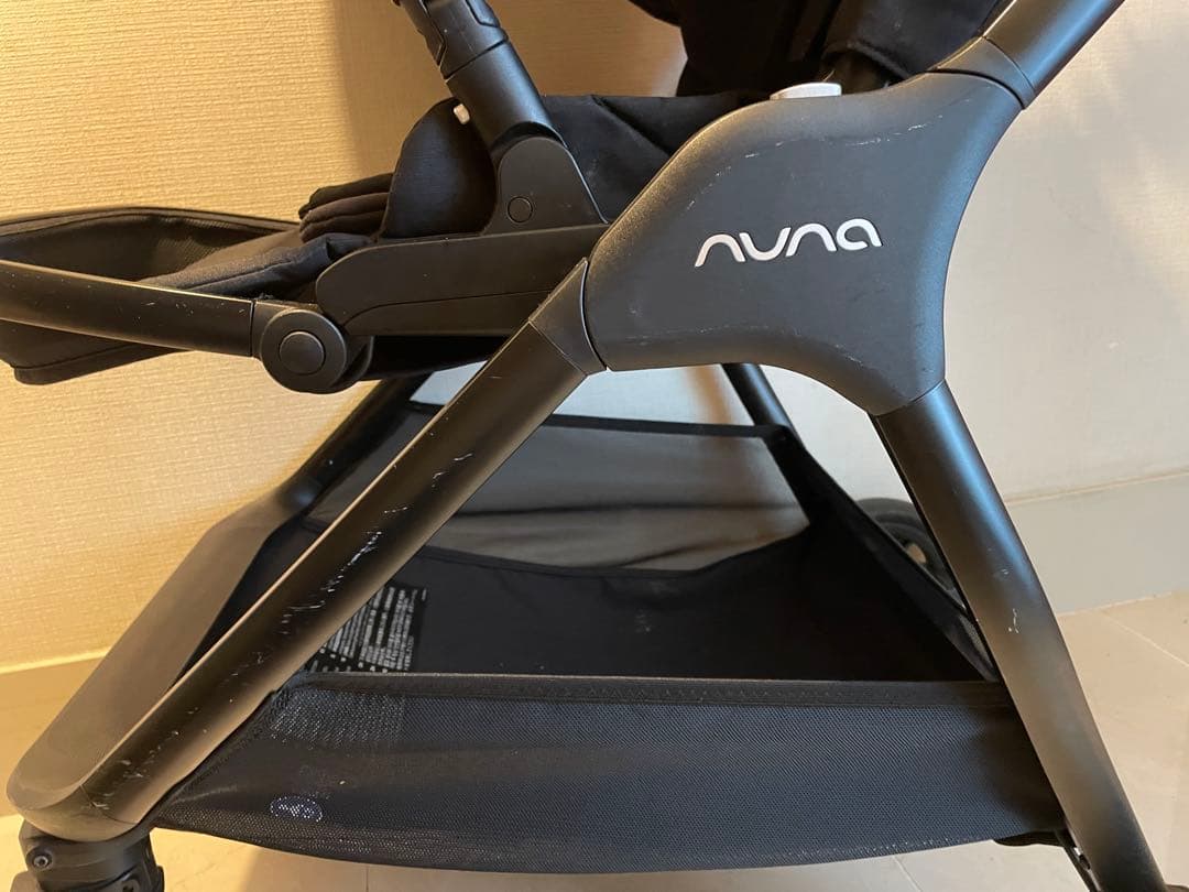 nuna TRIV next ベビーカー キャビア2024年購入