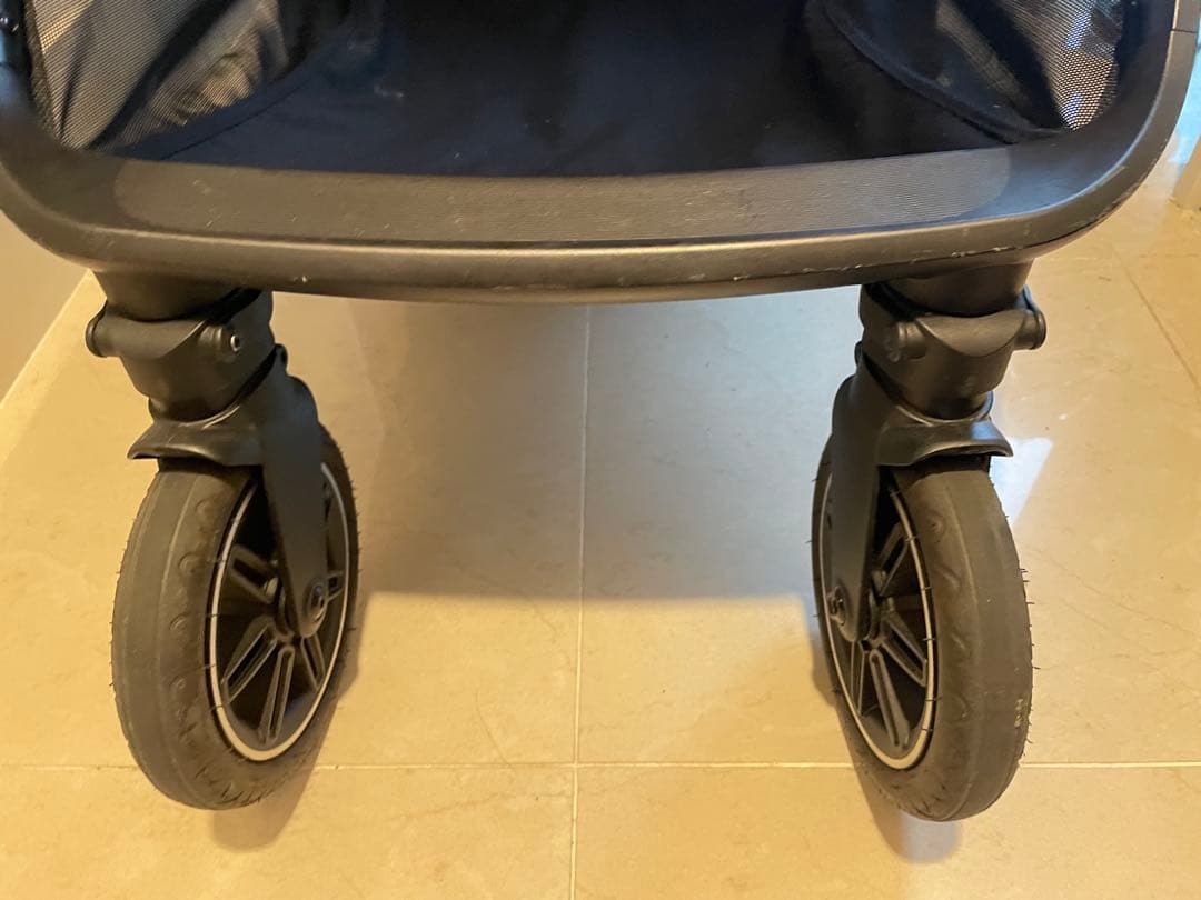 nuna TRIV next ベビーカー キャビア2024年購入