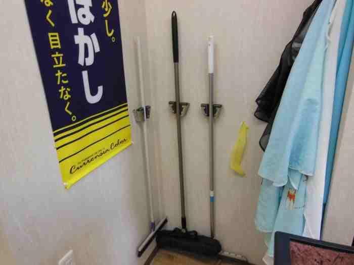 ほうきかけ　かさかけ