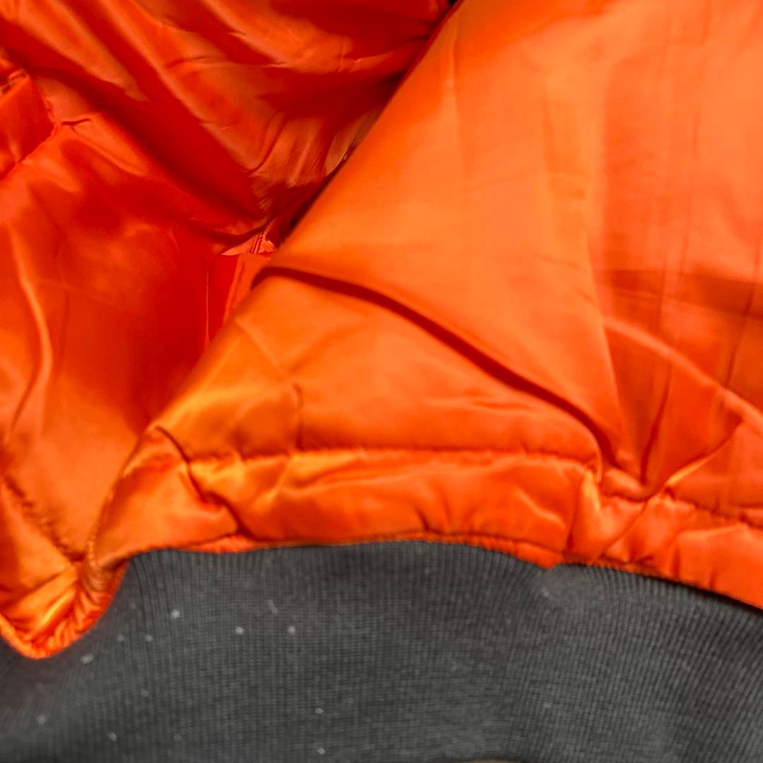 AVIREX ブラック MA-1ジャケット オレンジ裏地中綿入り