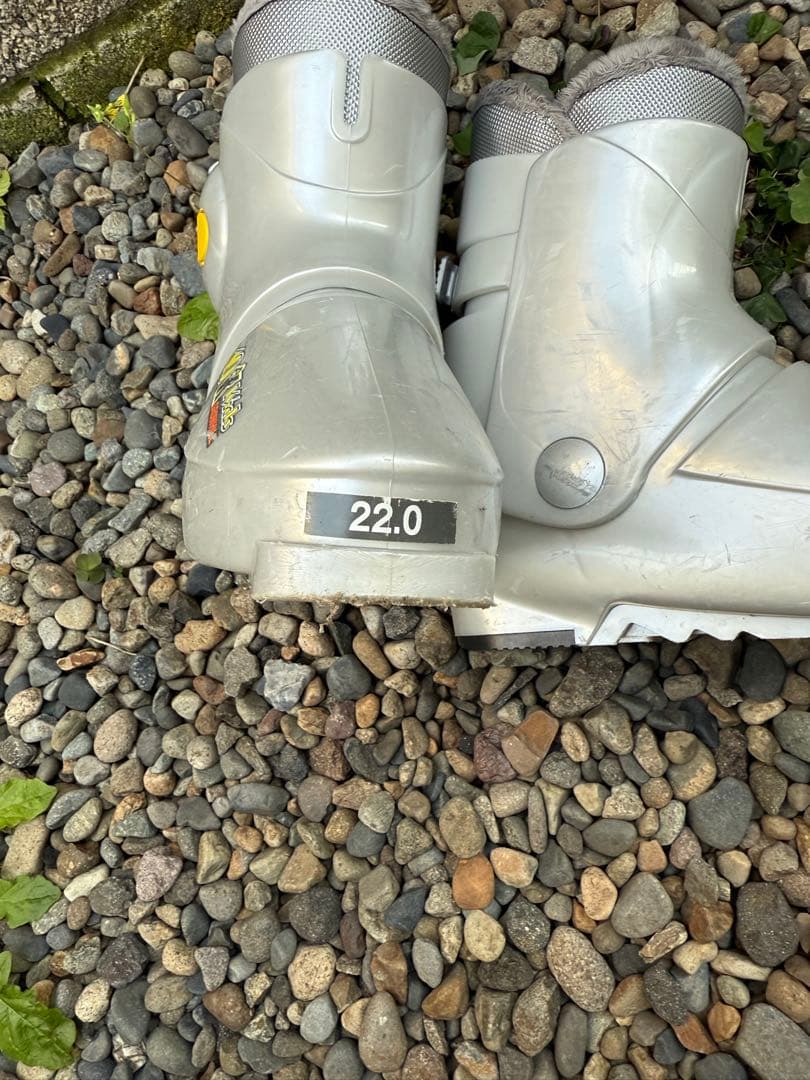 スキー4点セット　キッズ　板 128cm ブーツ 22cm ポール 85cm