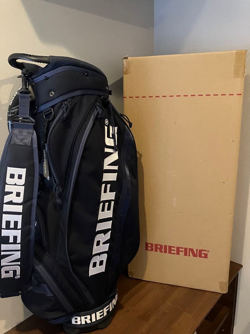 『美品！』ブリーフィング キャディバッグ CR5#03（現行モデル）