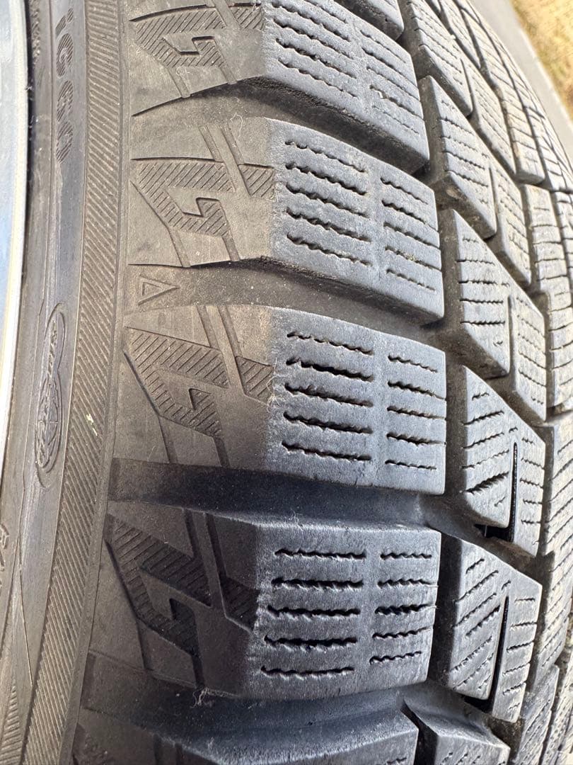 ヨコハマスタッドレスタイヤ17インチ、アルファロメオホイール