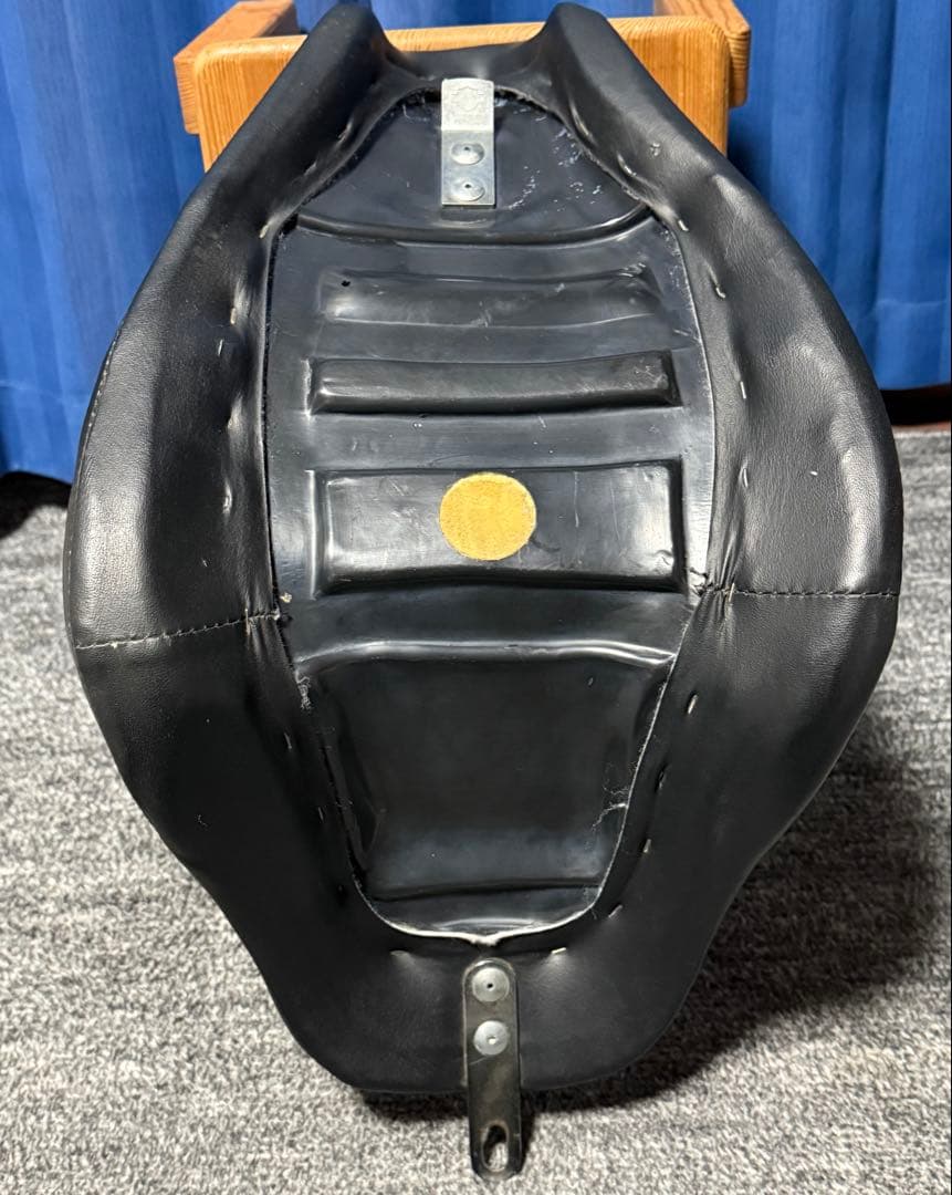 良品 ハーレー ソフテイル 純正 オプション ソロシート 2006年車外し
