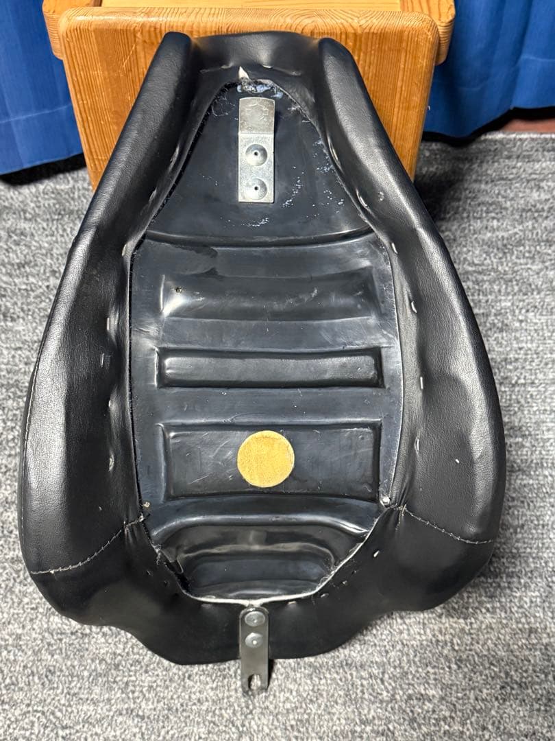 良品 ハーレー ソフテイル 純正 オプション ソロシート 2006年車外し