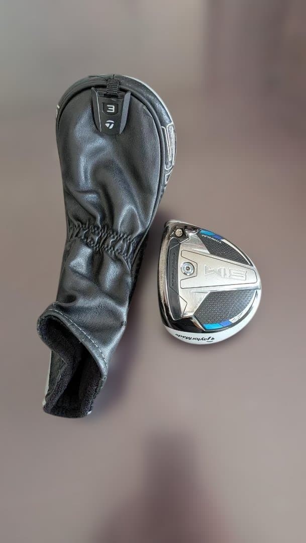 希少品TaylorMade SIM 3W ロケット ヘッドカバー付き