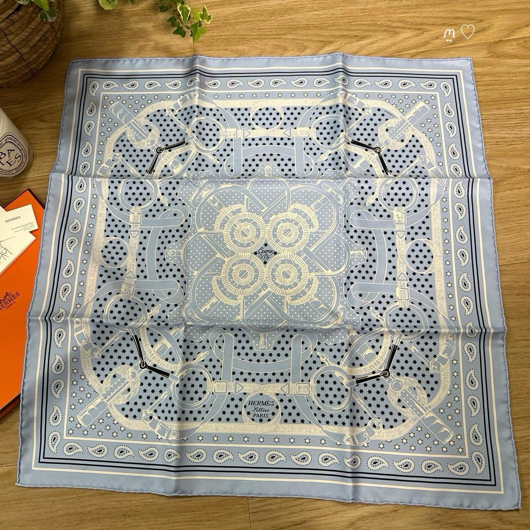 HERMESエルメス　カレ55　エプロンドールバンダナ　バンダナ柄シルクスカーフ