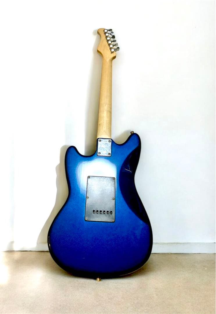 K*i様 美品 エレキ ギター 本体 おまけ ケース ストリング