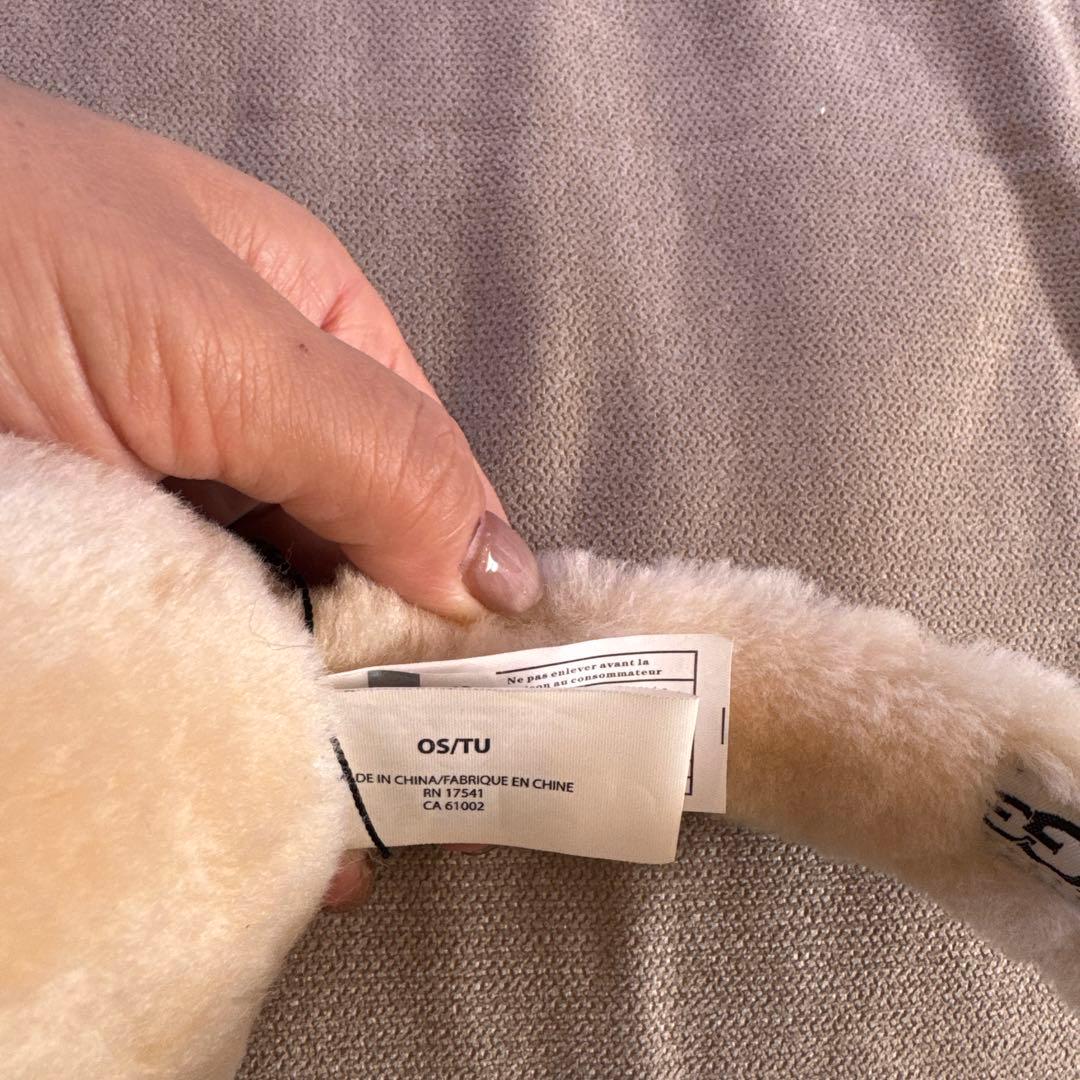 新品未使用　UGG Bluetoothイヤーマフ クリーム色　ヘッドホン