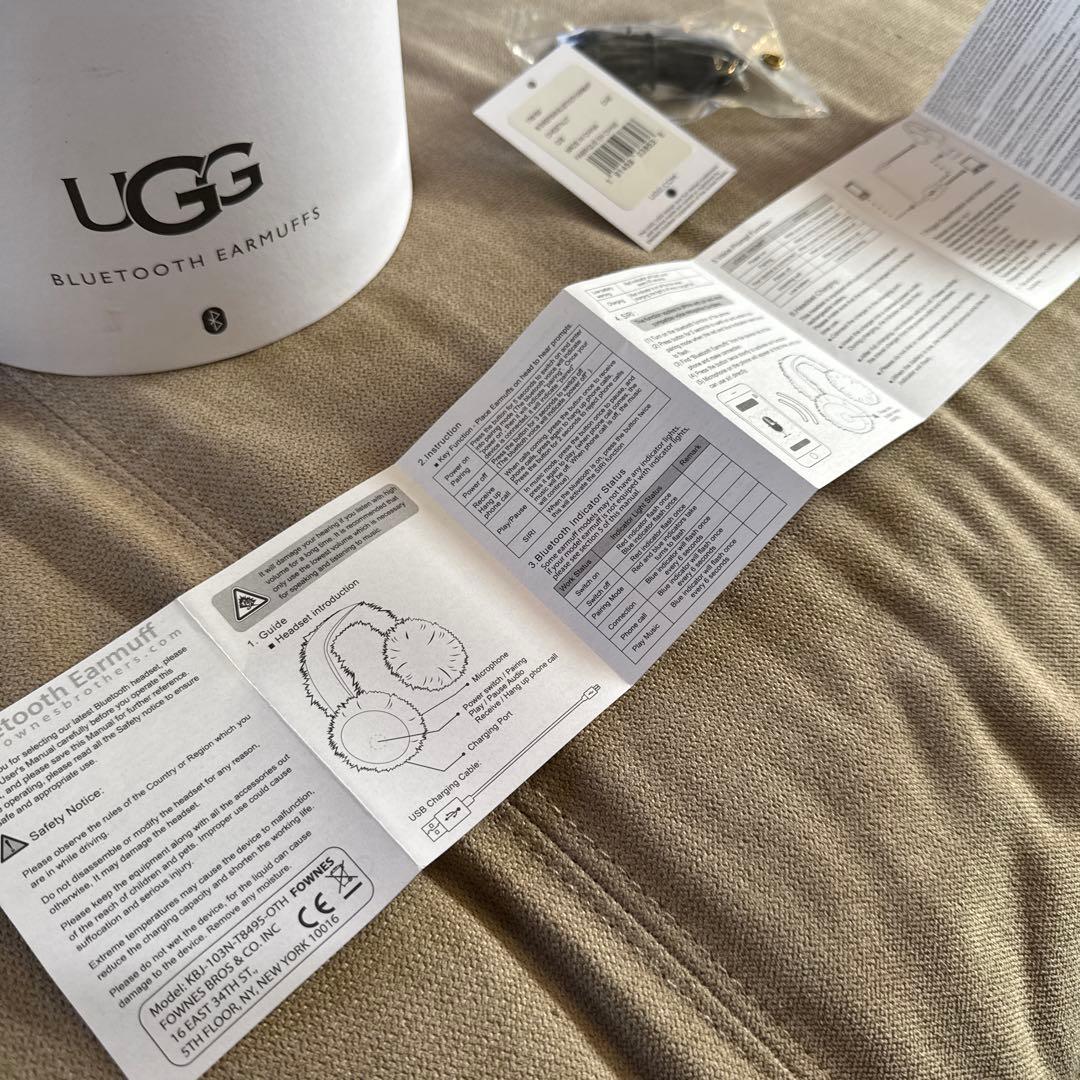 新品未使用　UGG Bluetoothイヤーマフ クリーム色　ヘッドホン