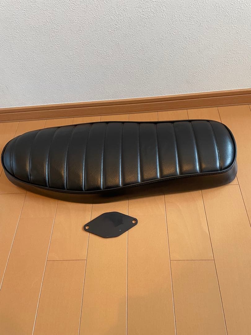 スーパーカブ、クロスカブ用 TWR製ローダウンシート　ブラック