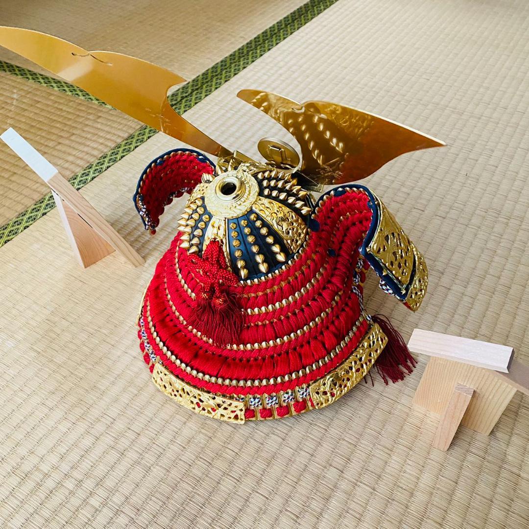 五月人形兜　秀月 金小札竹雀大鍬兜