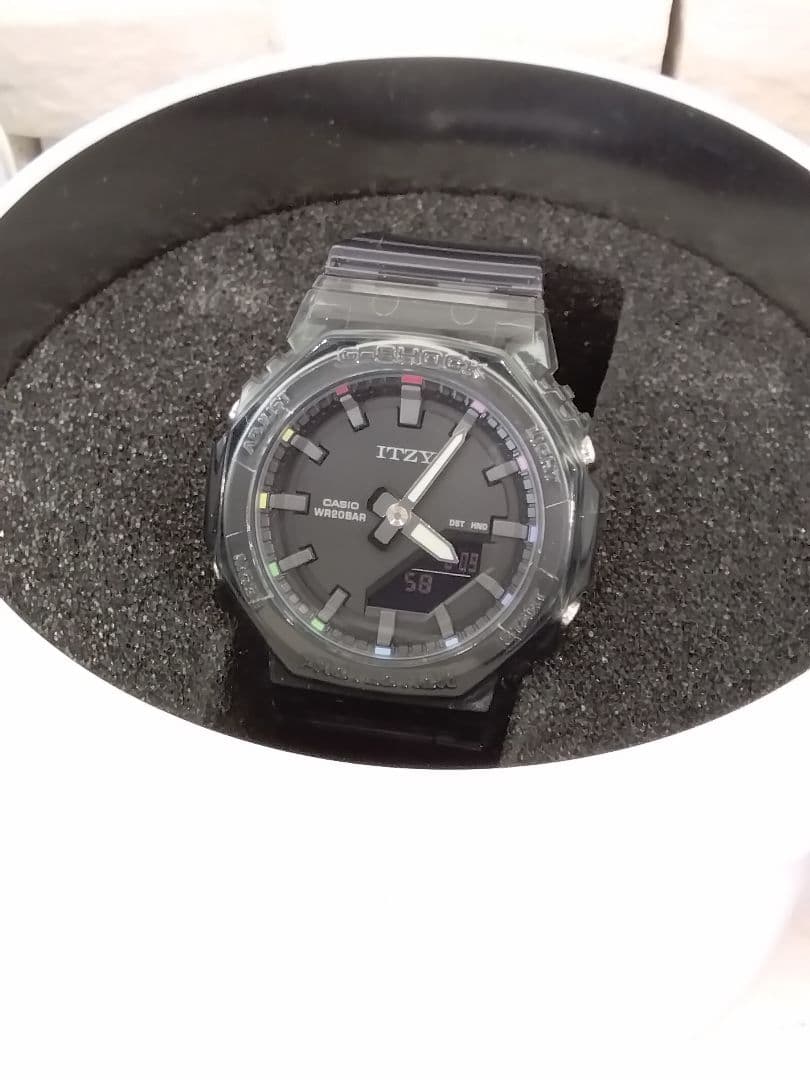 G-SHOCK　ITZYコラボレーション　　中古美品