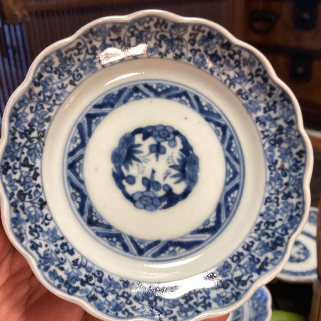 A1059 古伊万里　染付　花唐草　見込松竹梅に富士　輪花型　小皿　　1枚