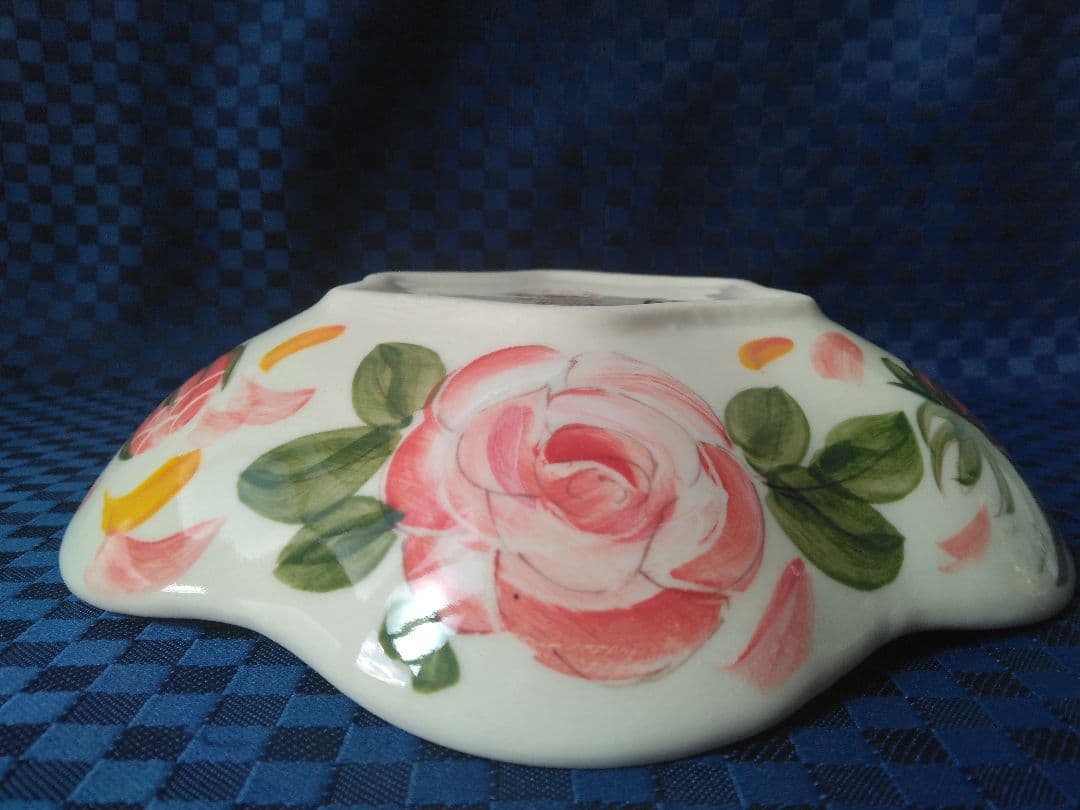 ポーリッシュポタリーポーランド食器◆花びら型ボウルφ20cmミレナ社花柄