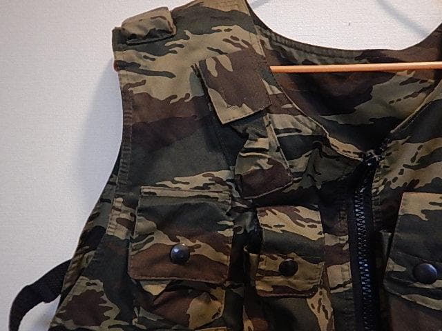 迷彩ベスト 　タクティカルベスト　ミリタリー　サバゲ―