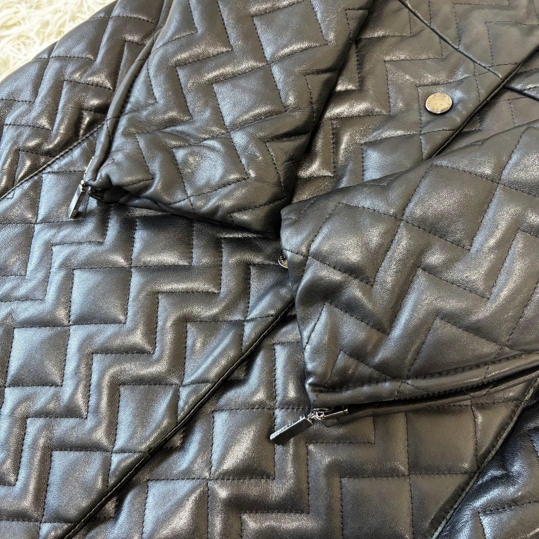 LesCopains✨キルティングレザーコート　 Aライン　刻印ボタン　L 総柄