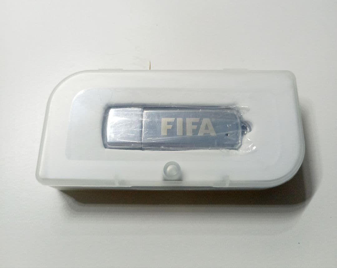 日本購入不可!!FIFA 本部限定オフィシャルUSB