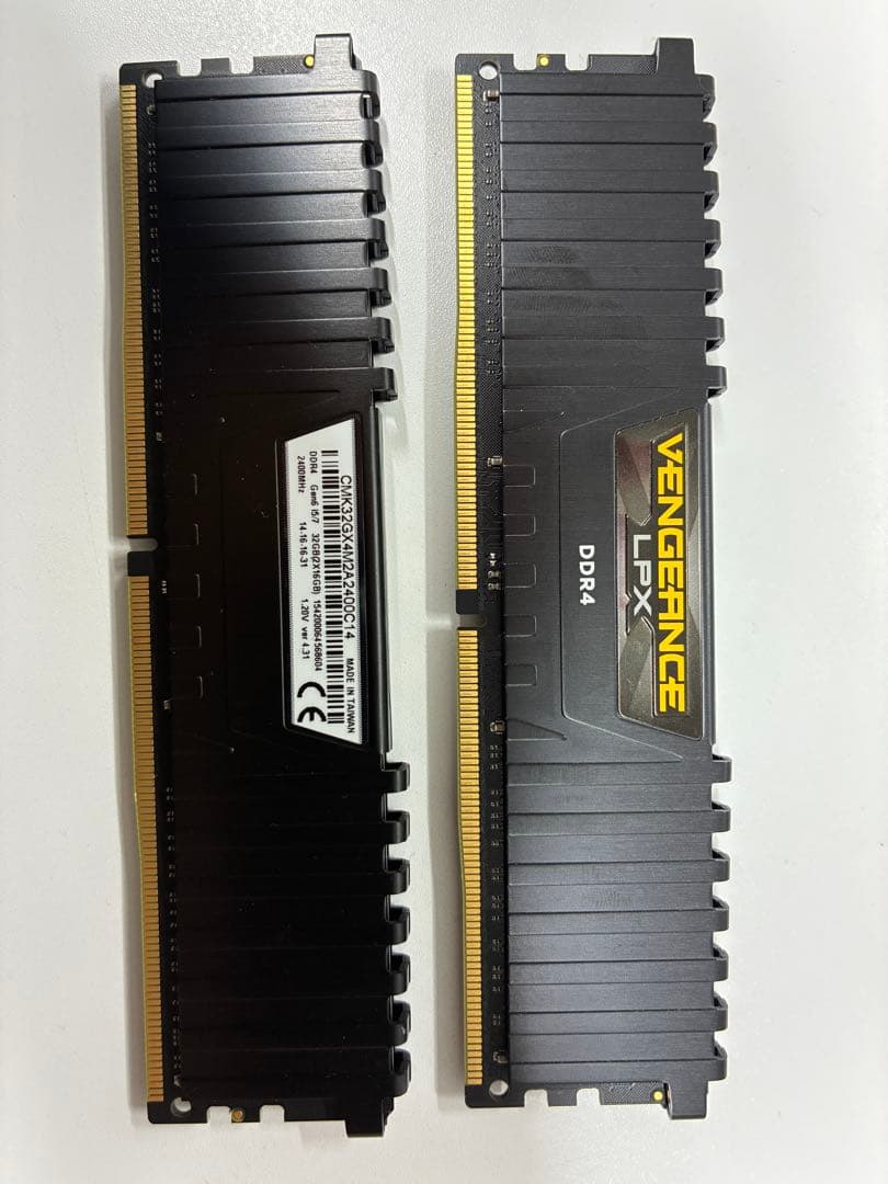 corsair Vengeance LPX DDR4 メモリー　16GB×2枚