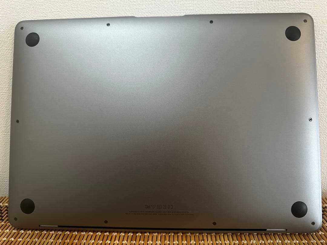 Apple MacBook Air 13インチ A1932 OS切替可