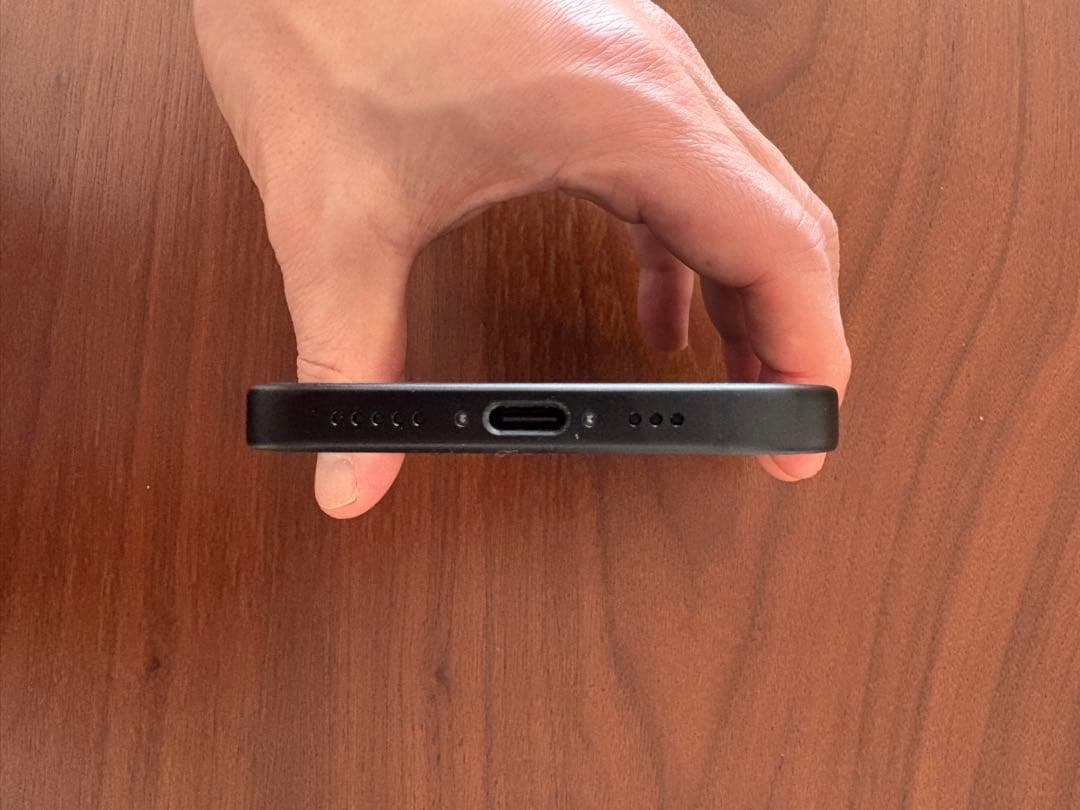 美品Apple iPhone15 ブラック 本体 SIMフリー バッテリ100%