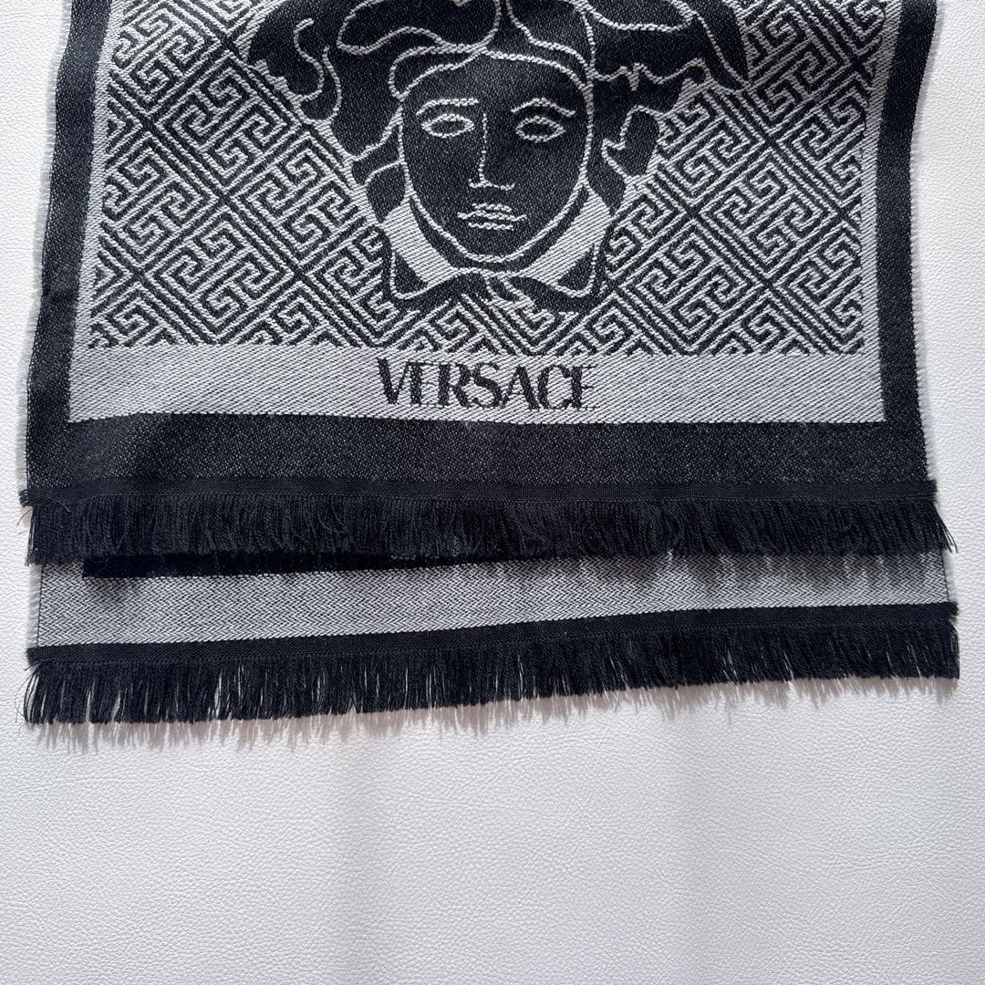 ヴェルサーチ VERSACE メデューサロゴ マフラー　ストール