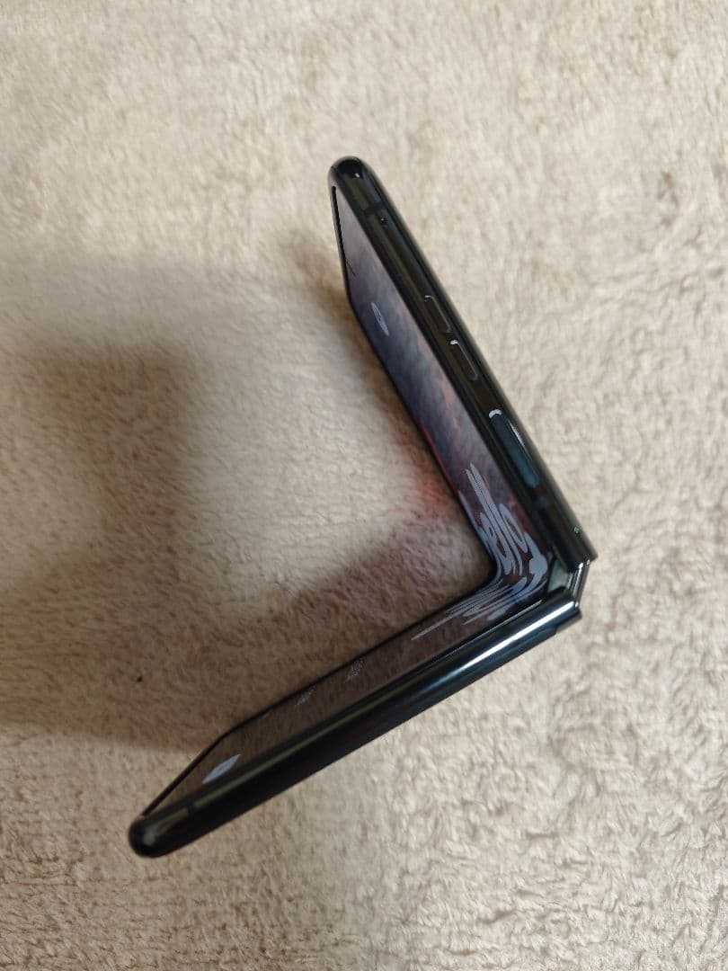 Motorola 折りたたみ式スマートフォン 本体