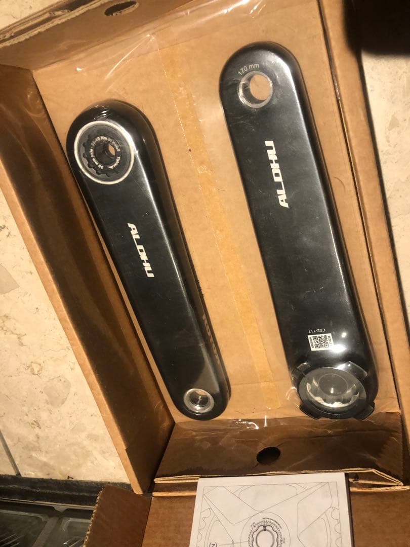 ROTOR ALDHU カーボンクランク　①170ミリ