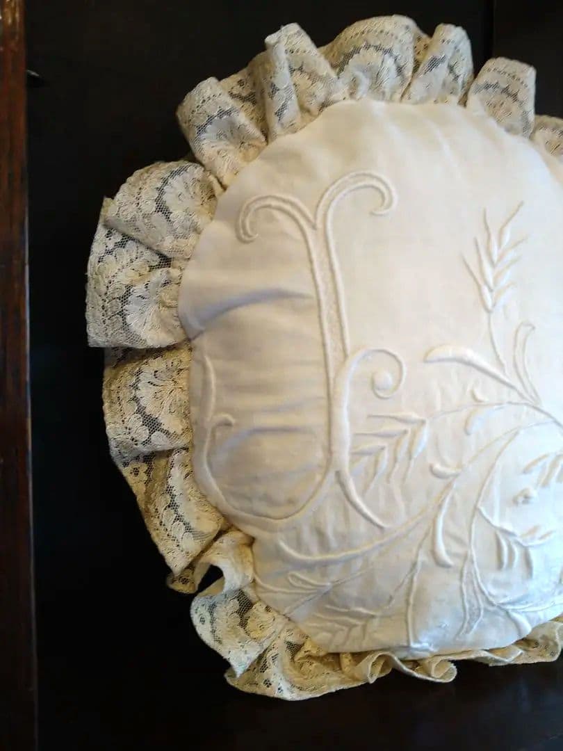 4/5まで特別価格★フランスアンティーク刺繍★エンブロイダリレース★クッション