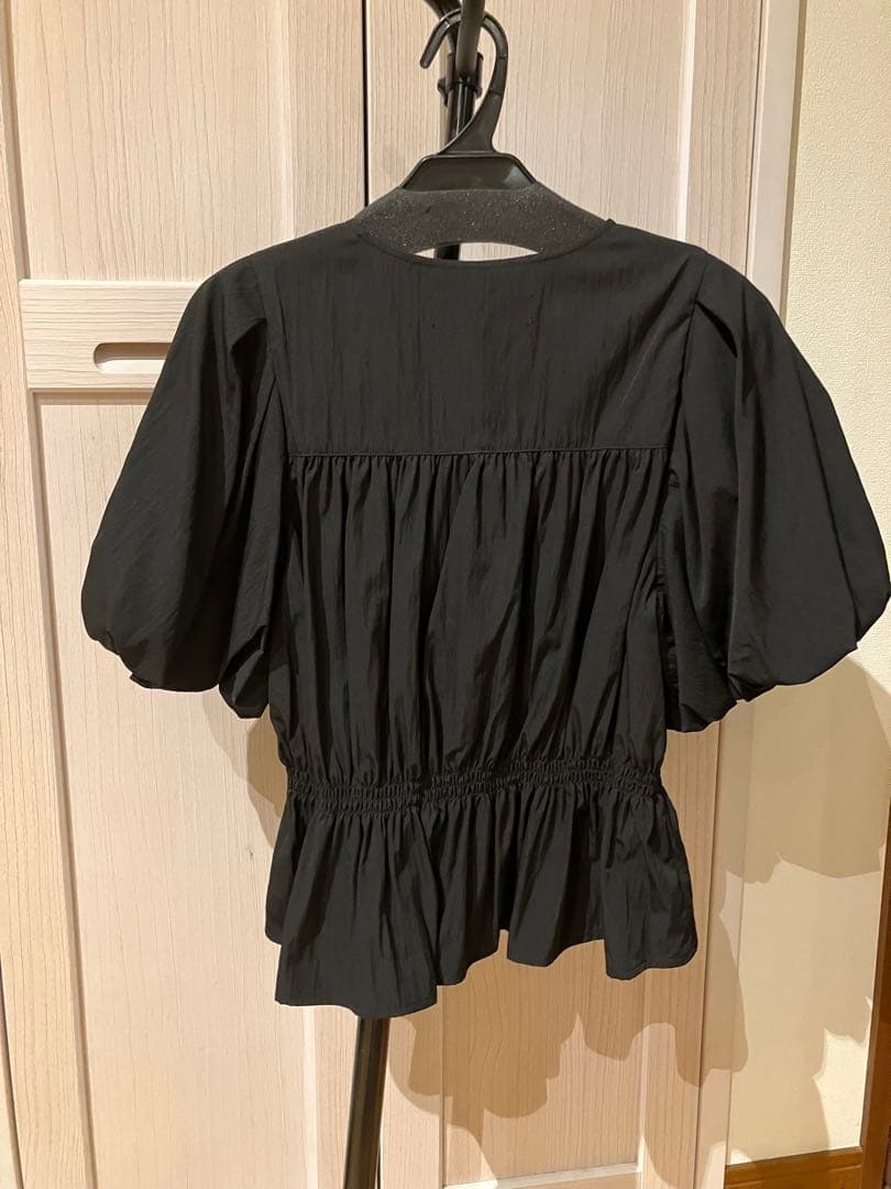 ウィムガゼット【THE PAUSE】パフスリーブブラウス