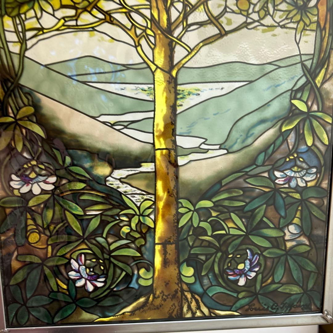 ルイス・C・ティファニー 作ステンドグラス 生命の木