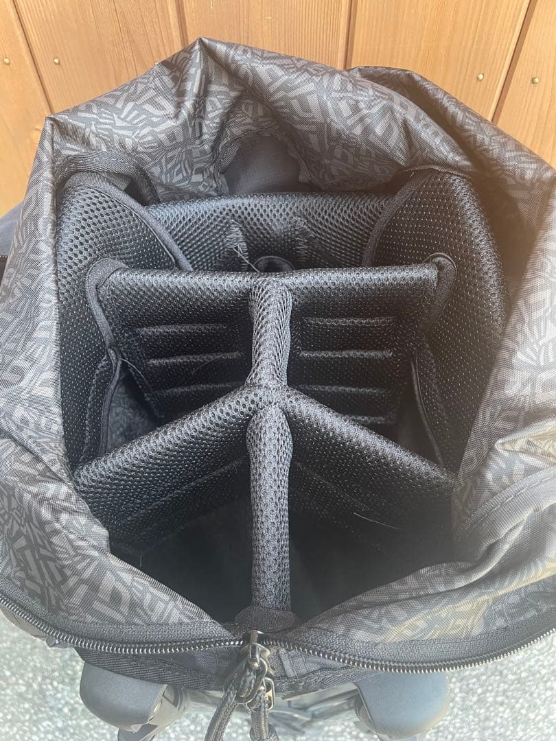 NEW ERA ブラックキャディバッグ スタンド付き