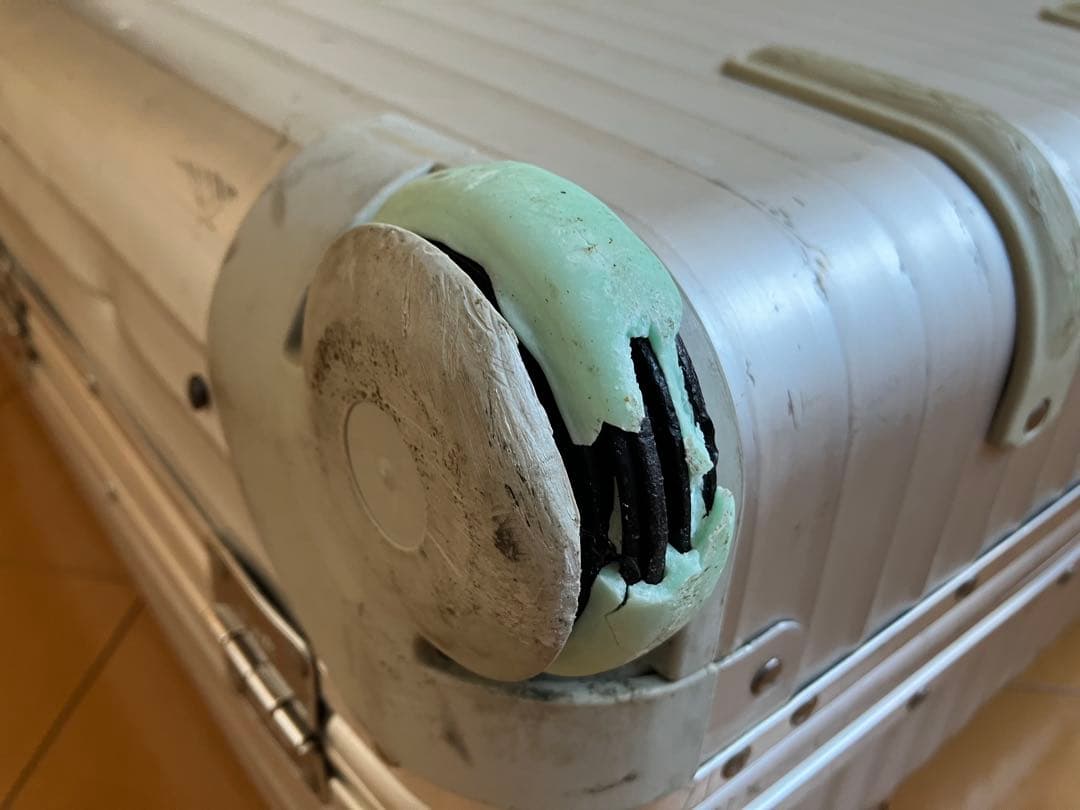 RIMOWA スーツケース　アルミ製　大型