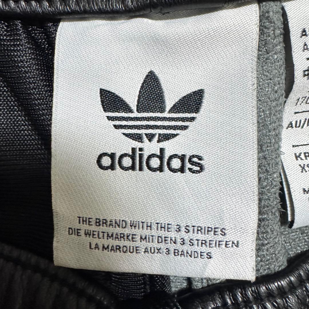 即完売品　希少　アディダス　オリジナルス　フェイクレザー　パンツ　XSサイズ