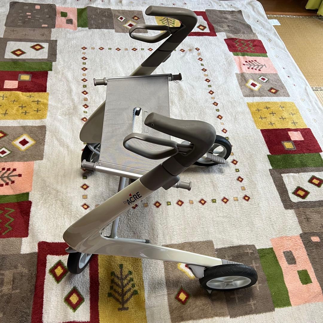 バイエーカー　byACRE カーボン・ウルトラライト　軽量歩行機　値段交渉あり！