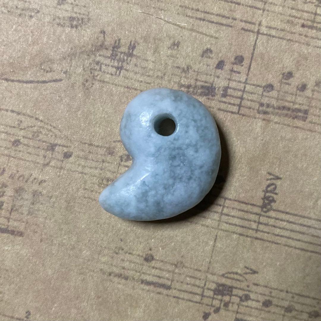 【即購入❌•ハンドメイド】糸魚川翡翠　小滝　氷質　青翡翠　勾玉　ネックレス