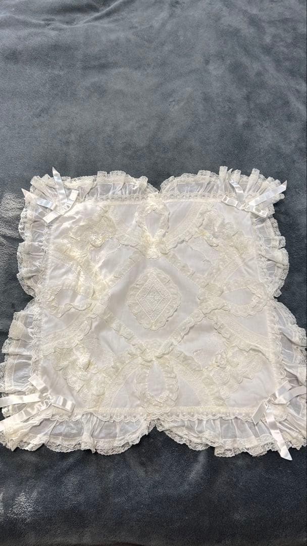 ❤️さえら★ヒスクローネ★美しいレース遣い★可愛いクッションカバー2枚セット