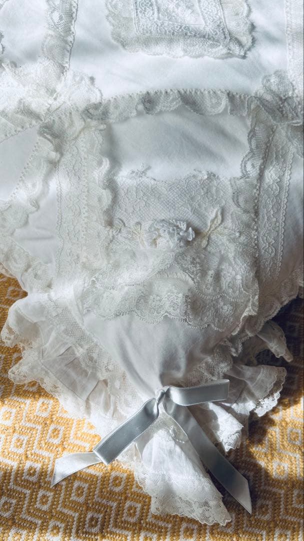 ❤️さえら★ヒスクローネ★美しいレース遣い★可愛いクッションカバー2枚セット