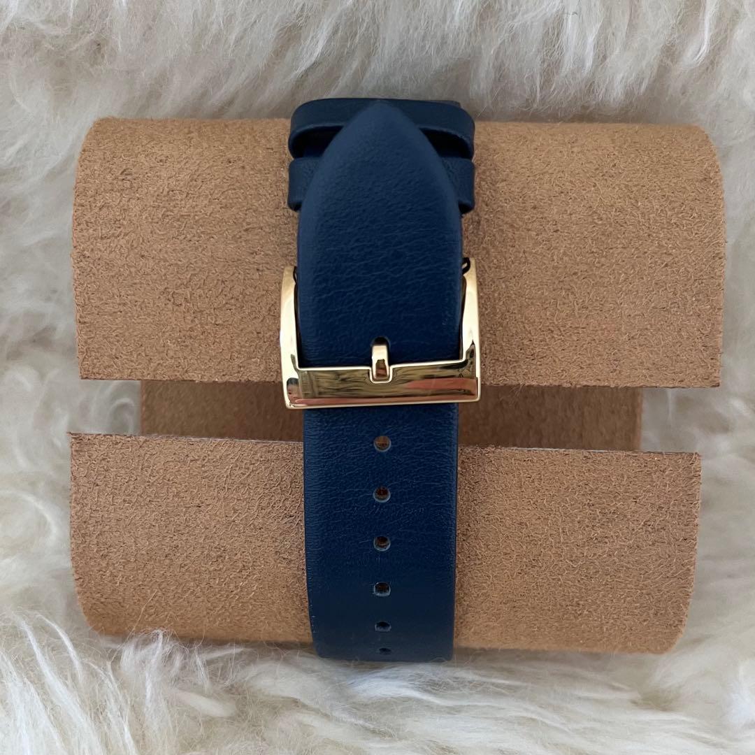 美品 TORYBURCH 腕時計 ブルーレザーストラップ TORYBURCH時計