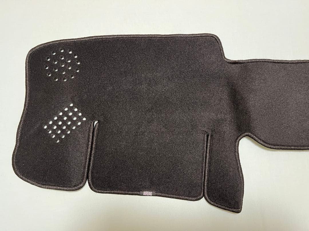 スバル フォレスター SK系 〜R7年4月 ダッシュボードマット ブラック